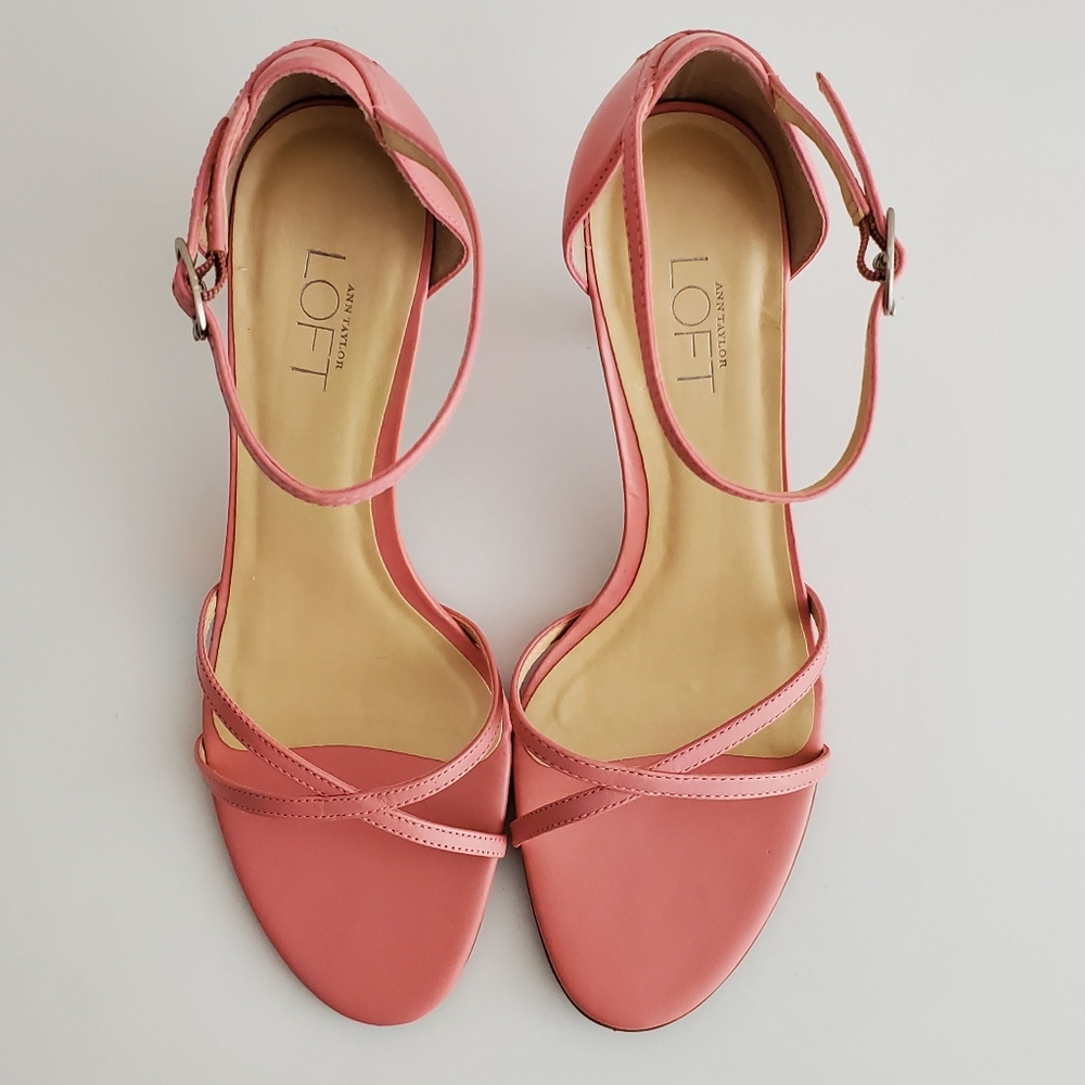 Ann Taylor Loft Leather Ankle Strap 3" Wood Heel Sandals | Like New | 6.5 | Pink - Picture 7 of 16
